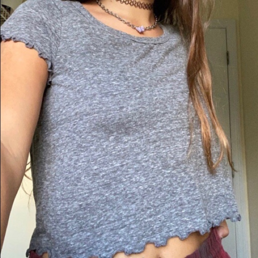 Grey Lettuce Trim Crop Top🤍🌸